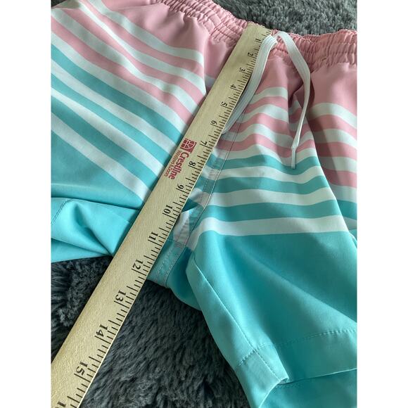 Chubbies Men's on‎ the Horizons 5.5in Stretch Swim Trunk Board Shorts Pink Small - Picture 11 of 13